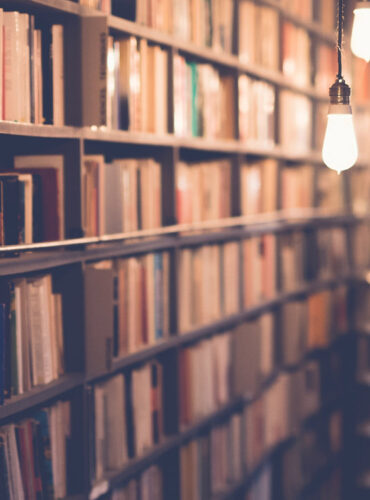stocksnap-books-2596809_1920x950